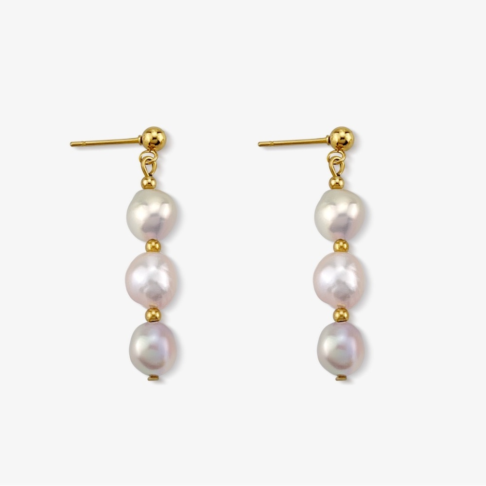 Lila Earrings/ Elegant Gold and Pearl Drop Earrings